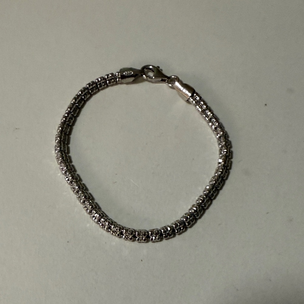 Elegant .925 Silver diamond cut barrel Bracelet